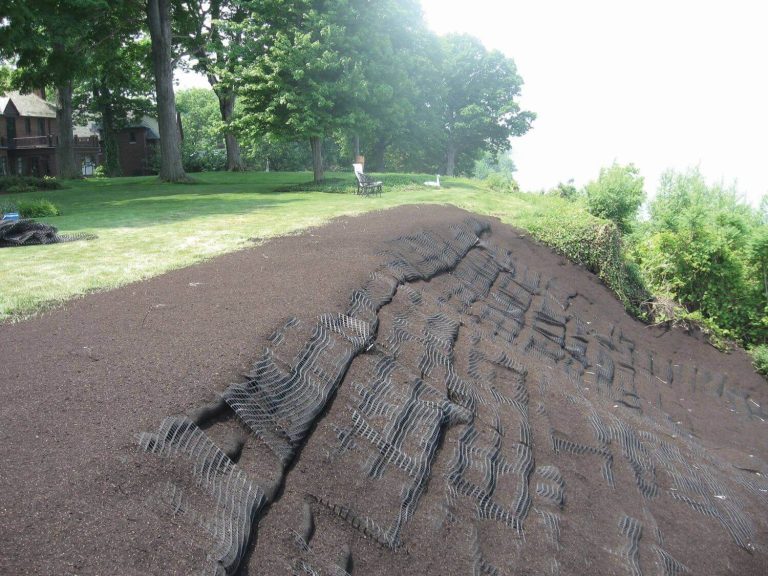 GreenLoxx Non Mse Shore Stabilization Lake Erie Ohio During Installation