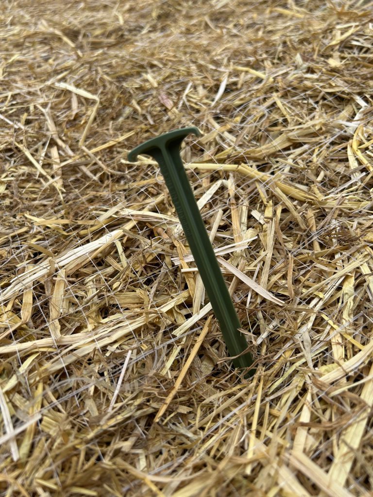 GreenStake Straw Blanket